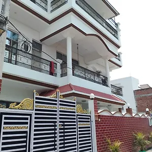 3* Hotel Varuna Palace , Near Mandir & Ghat's
